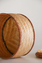 Load image into Gallery viewer, Woven Basket with Lid
